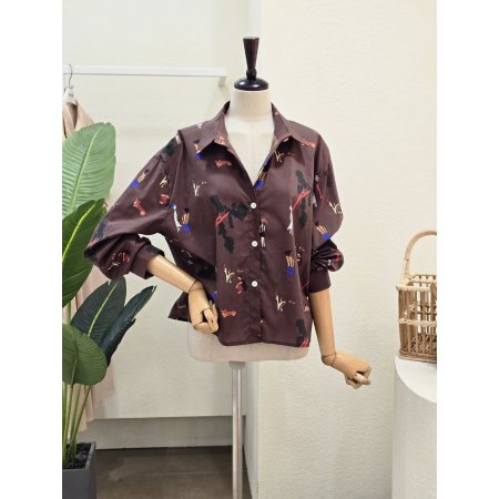 소나무 패턴 카라넥 블라우스