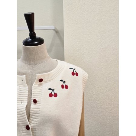 체리 라운드 니트 베스트