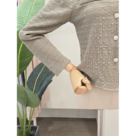 골드 버튼 라운드 블라우스