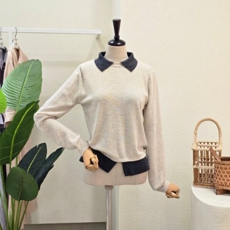 배색 포인트 카라 니트