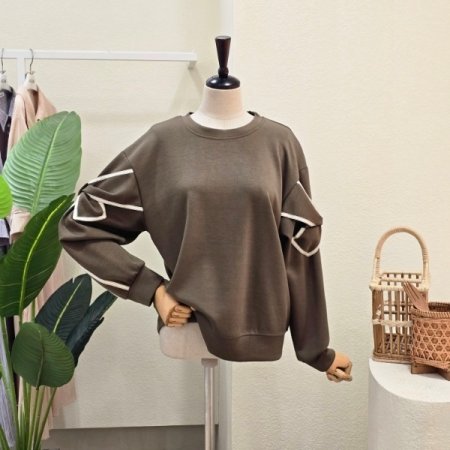 리본 포인트 맨투맨 티셔츠