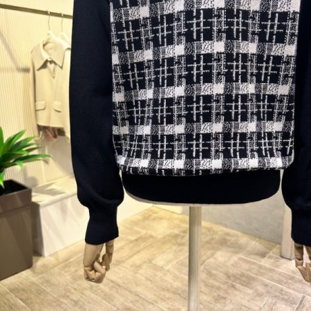 체크 배색 프릴넥 레이어드 니트