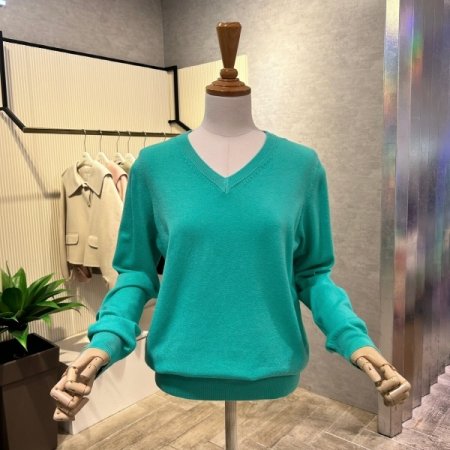 베이직 V넥 니트