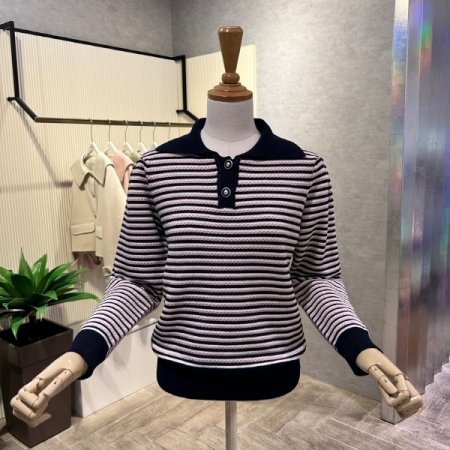 투톤 배색 카라 니트