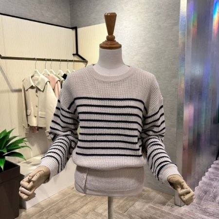 라인 배색 라운드 니트