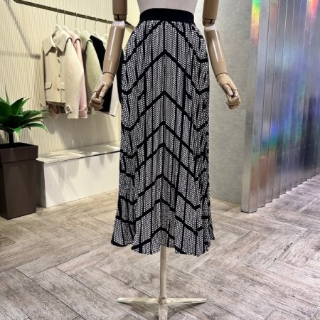 밴딩 도트 플리츠 롱 스커트