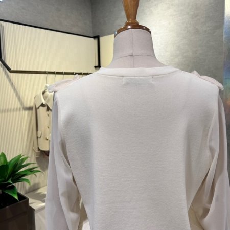 쉬폰 프릴 V넥 니트