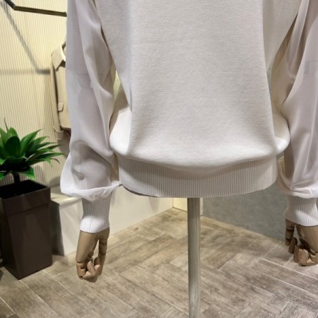 쉬폰 프릴 V넥 니트