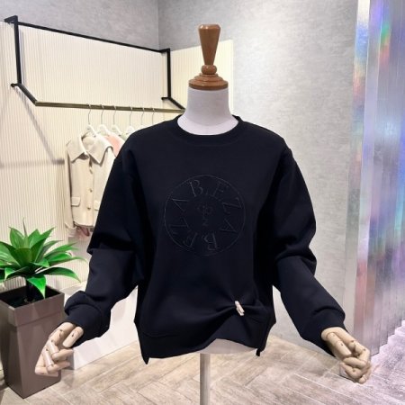 자수 마크 맨투맨 티셔츠