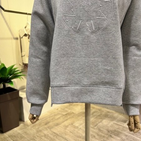 자수 마크 맨투맨 티셔츠