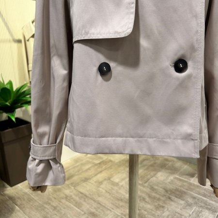 백 단추 숏 트렌치 코트