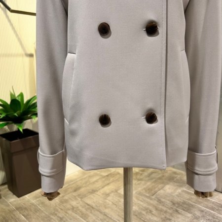 더블 단추 숏 트렌치 코트