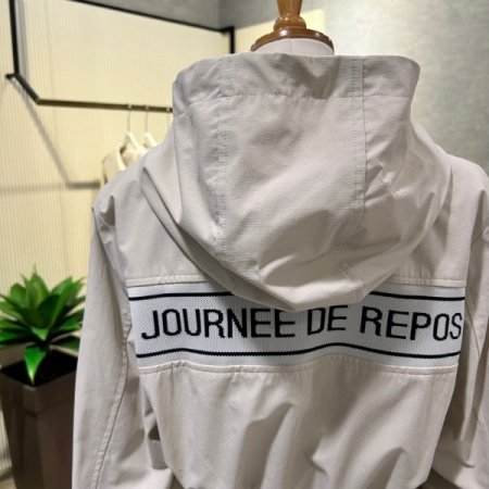 백 레터링 스트링 후드 점퍼