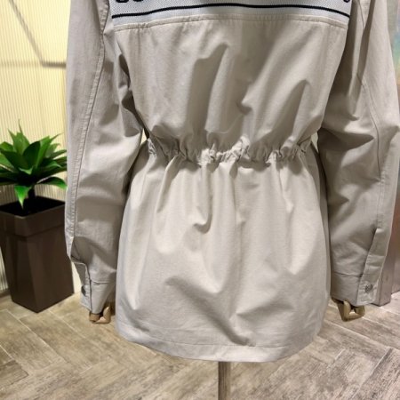 백 레터링 스트링 후드 점퍼