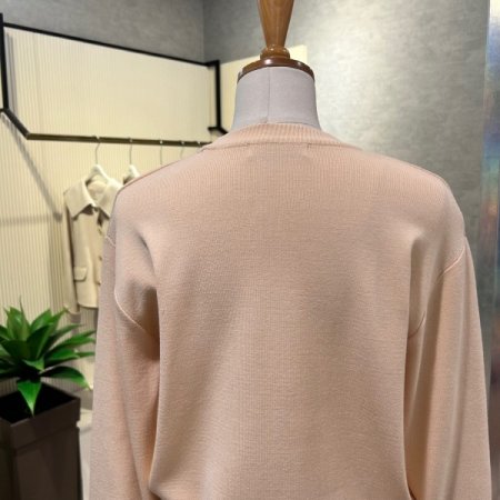 자수마크 심플 니트