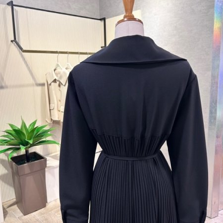 백 플리츠 빅 카라 롱 원피스