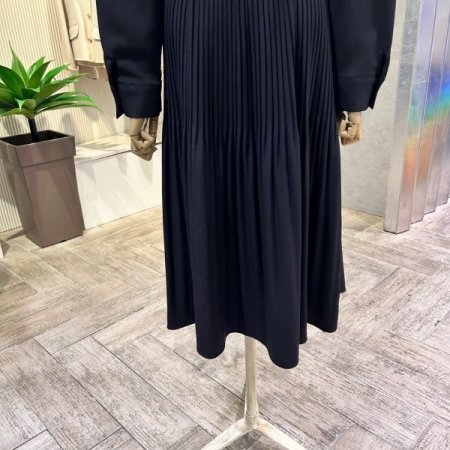 백 플리츠 빅 카라 롱 원피스