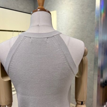 크롭 민소매 니트