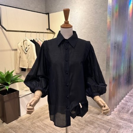 언발 셔링 소매 카라 블라우스