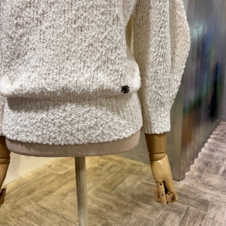 퍼프 칠부 소매 니트