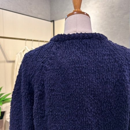 라운드 퍼프 소매 니트