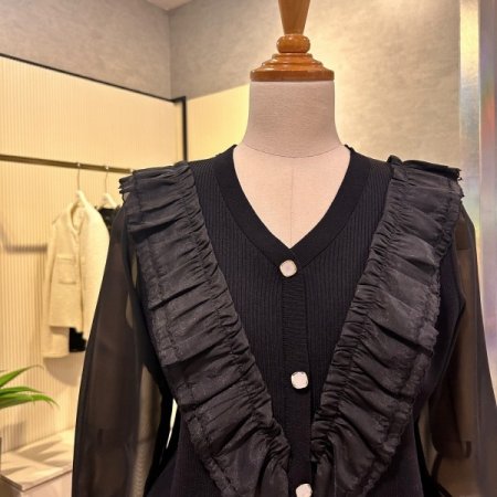 V넥 쉬폰 프릴 니트