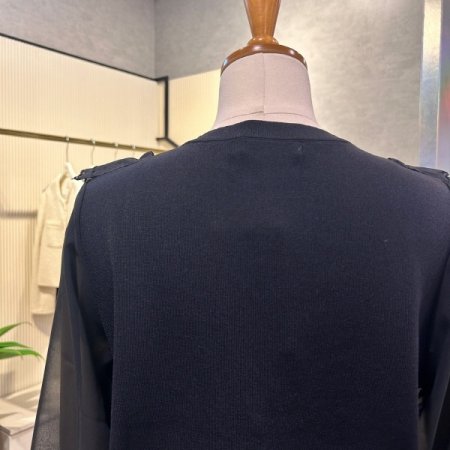 V넥 쉬폰 프릴 니트