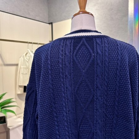 라인 배색 단추 가디건