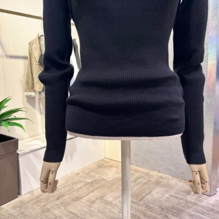 스퀘어넥 골지 니트