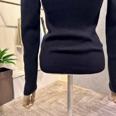 스퀘어넥 골지 니트