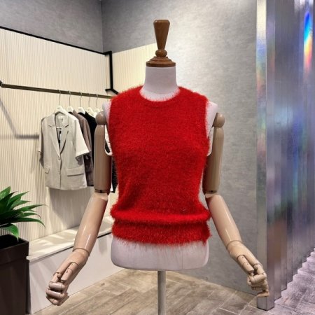 부클 민소매 니트