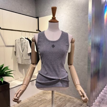 자수 마크 민소매 티셔츠