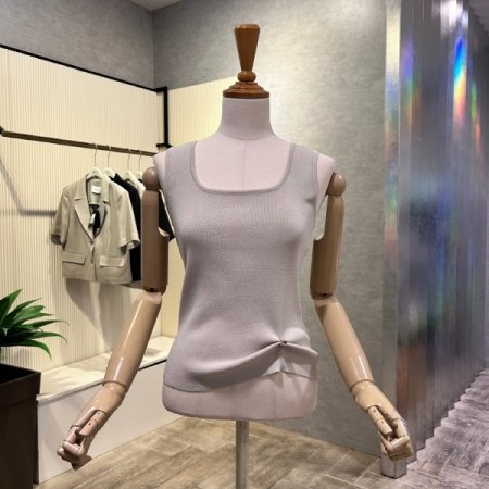 스퀘어 넥 민소매 니트