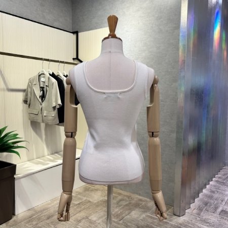 스퀘어 넥 민소매 니트