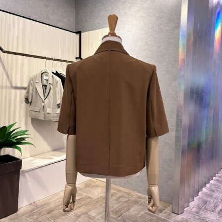 더블 단추 크롭 자켓