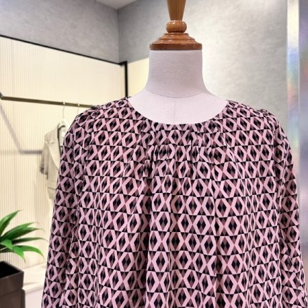 트임 소매 밴딩 블라우스