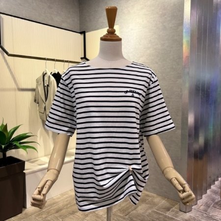 자수 마크 스트라이프 티셔츠