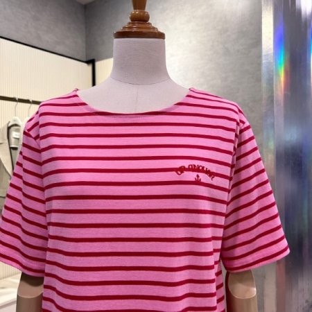 자수 마크 스트라이프 티셔츠