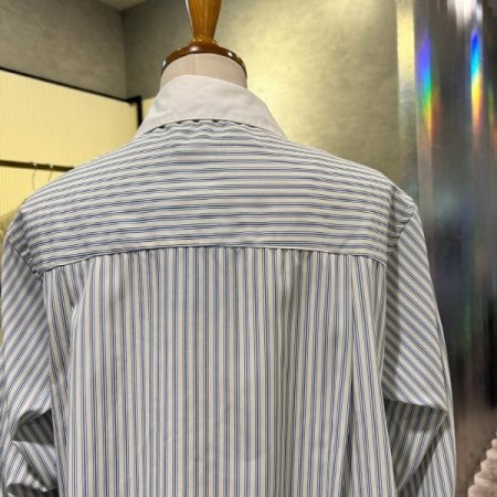 배색 카라 스트라이프 셔트