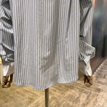 배색 카라 스트라이프 셔트