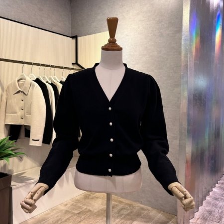 V넥 크롭 진주 단추 가디건