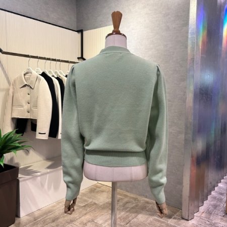 V넥 크롭 진주 단추 가디건