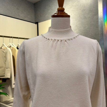 진주 라운드 반폴라 니트