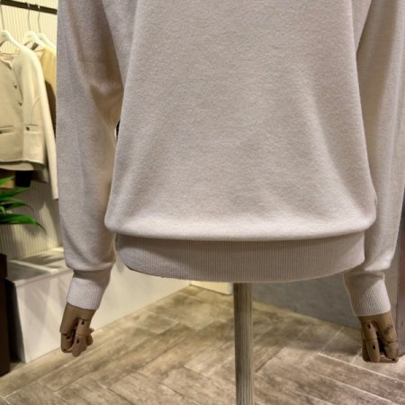 진주 라운드 반폴라 니트