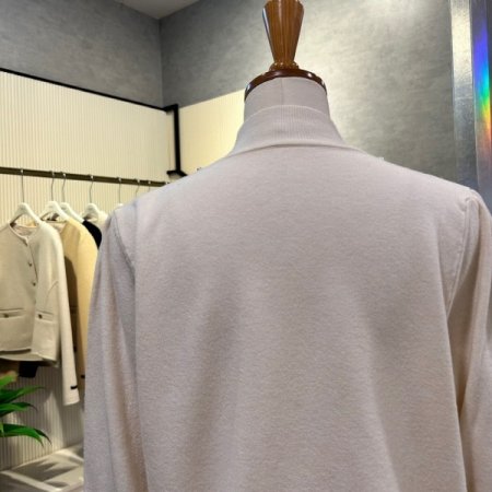 진주 라운드 반폴라 니트