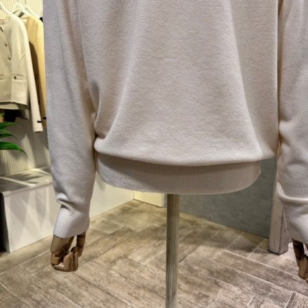 진주 라운드 반폴라 니트