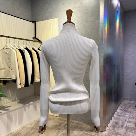 사선 골지 반 폴라 니트