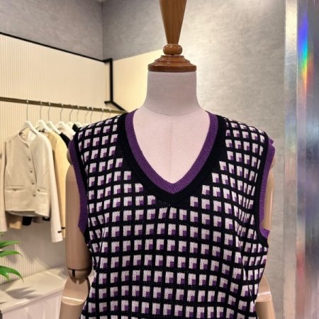 V넥 배색 패턴 민소매 니트