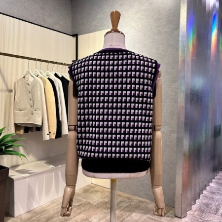 V넥 배색 패턴 민소매 니트