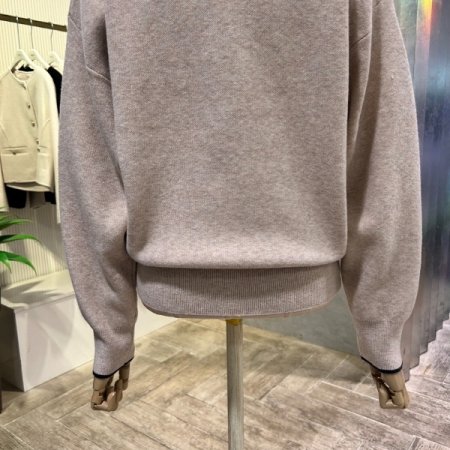 카라 배색 레터링 니트